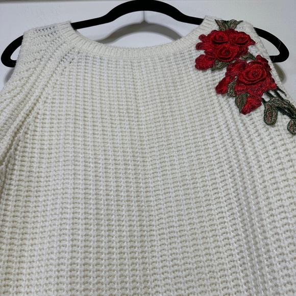 Papaya | Off-White Cut-Out Shoulder Sweater Rose Embroidery Knit Tunic Sweater - Picture 5 of 7